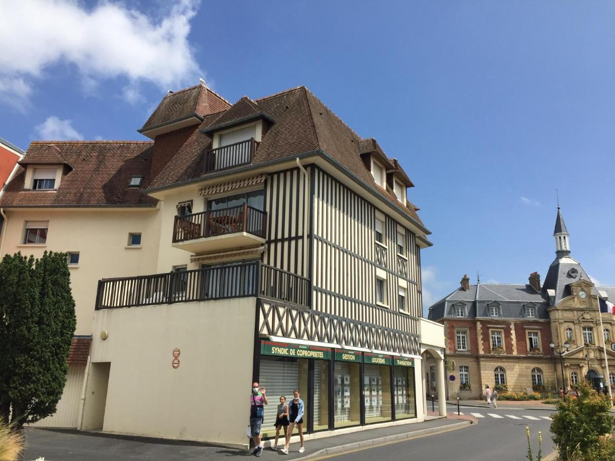 Hyper Centre - 2 Pieces Tout Confort - Terrasse - Ascenseur - Appartement Cabourg Buitenkant foto